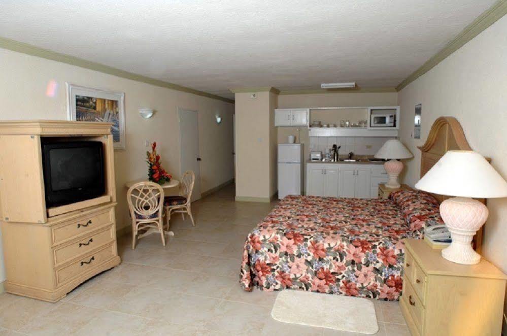 Golden Sands Hotel Крайст Чърч Екстериор снимка