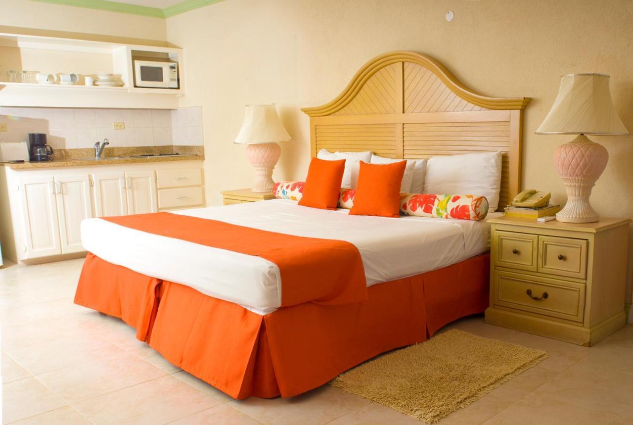 Golden Sands Hotel Крайст Чърч Екстериор снимка